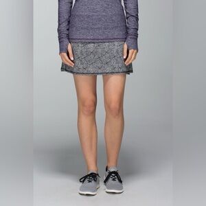 Lululemon Pace Setter Skirt *4-way Stretch Plush Petal Black Ghost / Black